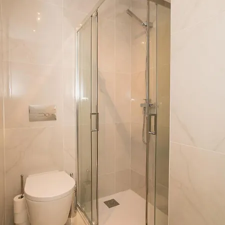 Two Bedroom Stylish Apartment. 公寓 塔维拉