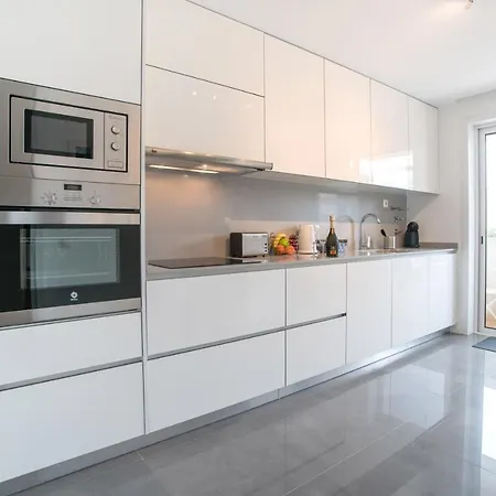 公寓 Two Bedroom Stylish Apartment. *