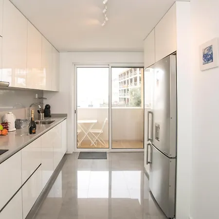 公寓 Two Bedroom Stylish Apartment. *