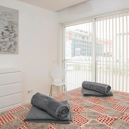 Two Bedroom Stylish Apartment. 公寓 *