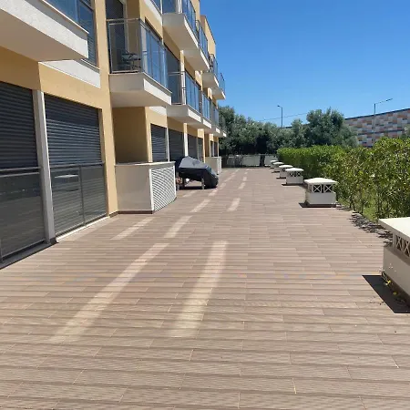 Two Bedroom Stylish Apartment. 塔维拉