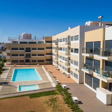 Apartamento Two Bedroom Stylish Apartment. *