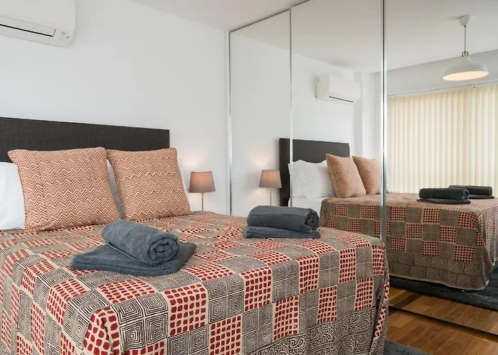 Two Bedroom Stylish Apartment. Apartamento *