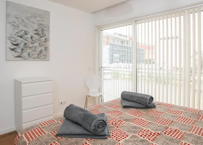 Two Bedroom Stylish Apartment. Apartamento *