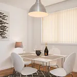 Apartmán Two Bedroom Stylish Apartment. *