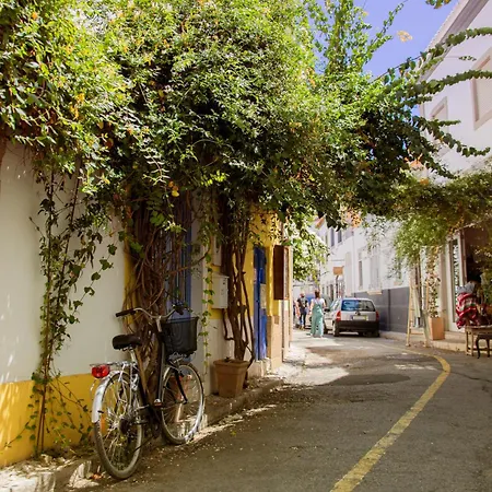 Two Bedroom Stylish Apartment. * Tavira