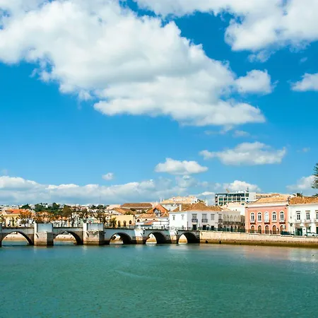 Two Bedroom Stylish Apartment. Appartamento *