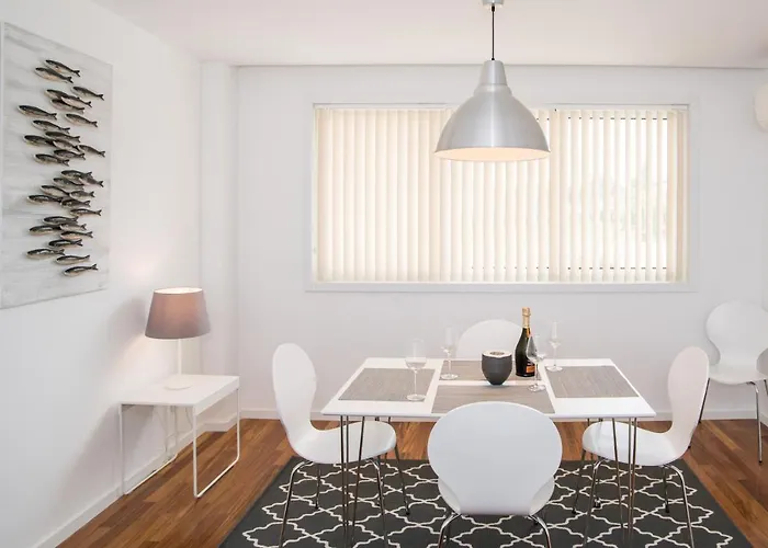 Two Bedroom Stylish Apartment. * Tavira