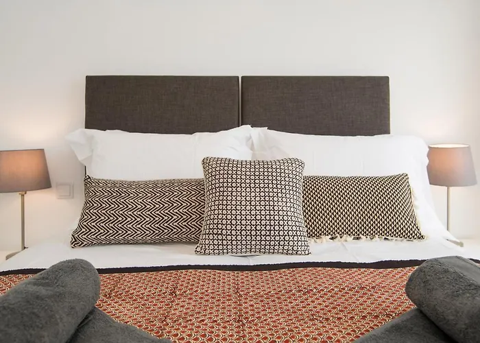 Two Bedroom Stylish Apartment. * Tavira