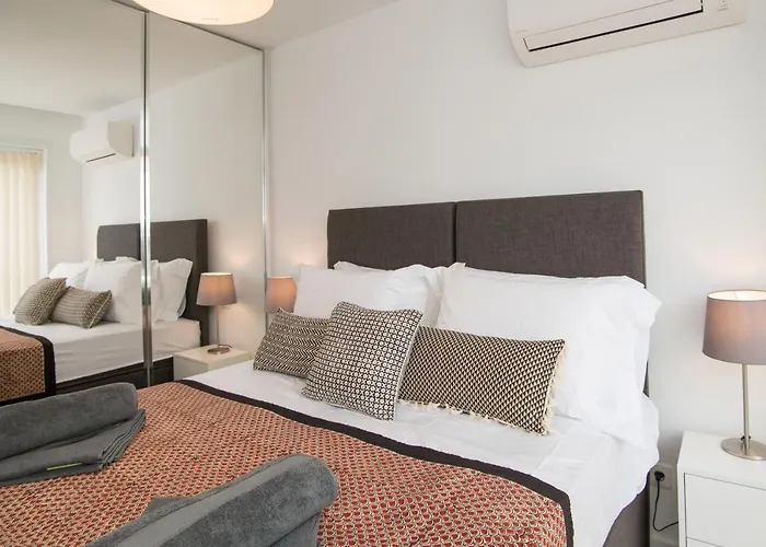 Two Bedroom Stylish Apartment. * Tavira