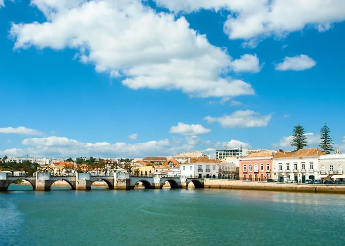 Two Bedroom Stylish Apartment. Appartement *